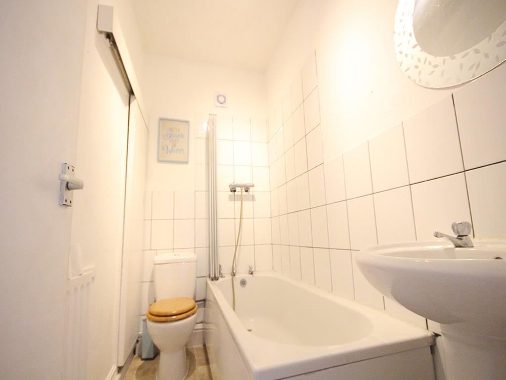 2 bedroom end terrace house To Let in Barnoldswick - IMG_3982.jpg